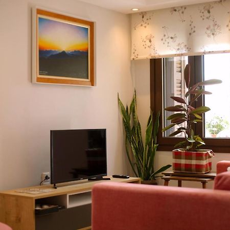 Το Σπίτι Της Ευτυχίας Σουίτα Apartman Karpeníszi Kültér fotó